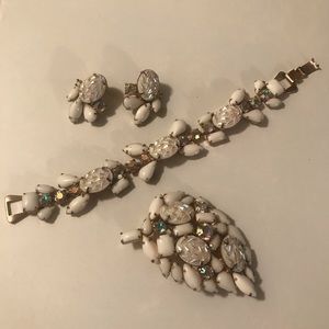 Vintage Weiss Matching Earrings, Bracelet & Brooch